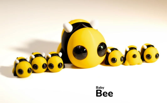 Articulated  Baby Bee Fidget Figurine , Desktop Figurine