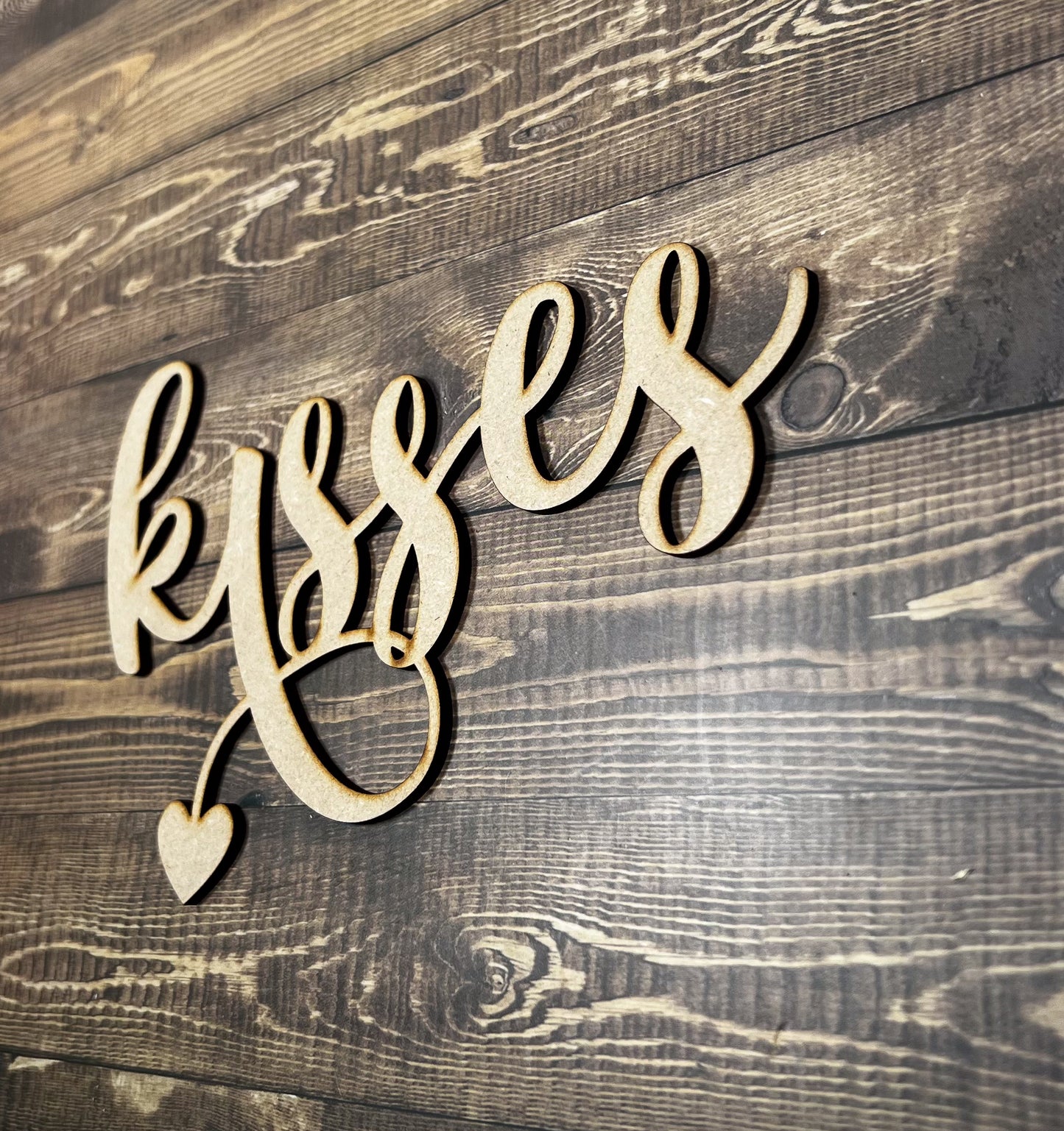 Kisses Text DIY - Ideal for DIY Projects and Custom Painting